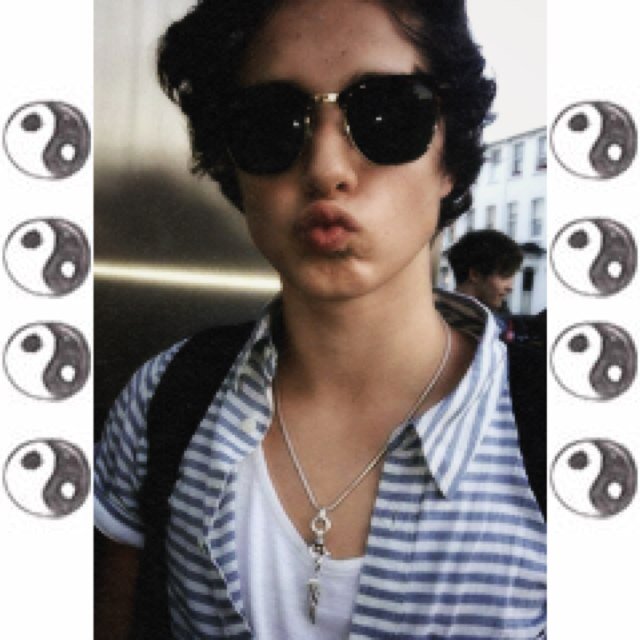 tradleythoo's profile picture. ♡ we wont look back, take my hand and we will shine ♡