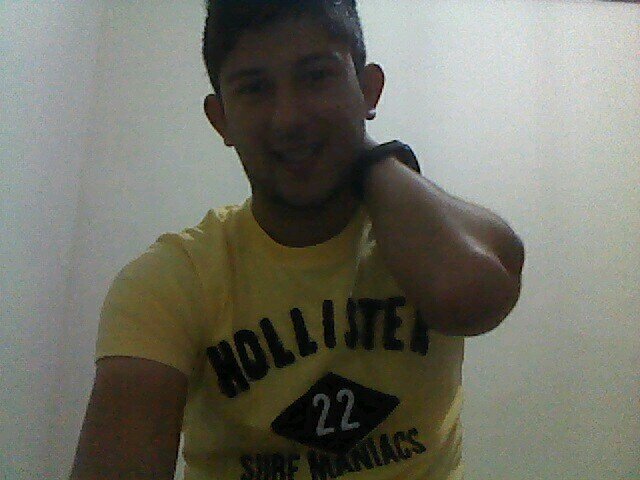Sou único e como todo mundo ñ sou perfeito, então ñ tire conclusões antes de me conhecer...
Geminiano, Brincalhão, desencanado, curioso e indeciso as vzs !