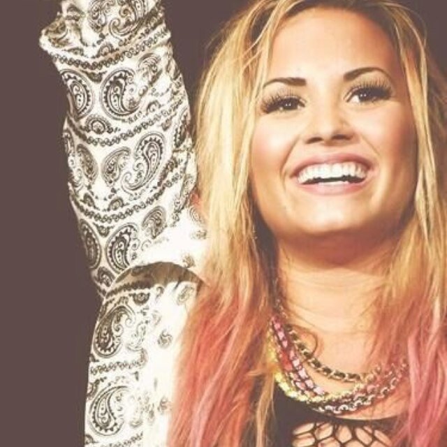Dεmtεria Lovato .❤ My Lifε savεr ❤ my εvrεything,❤ the rεason i'm so strong.❤ Thank you Dεmi, & Now I'm a Warrior♬ ♪ ♩ ♫❤