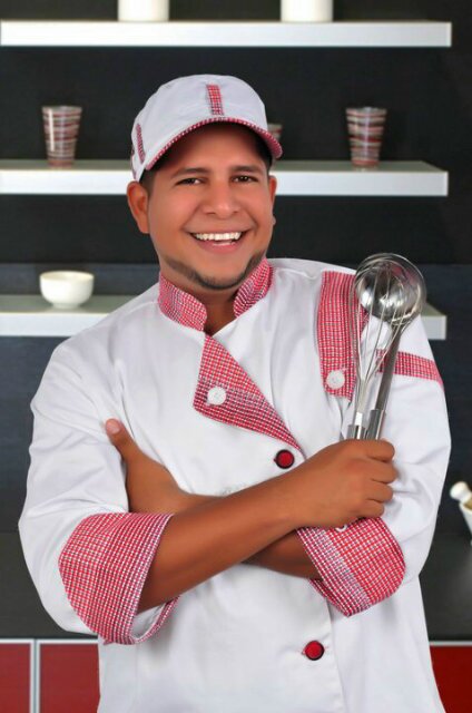 Chef profesional,graduado en el año 2009 del SENA,con mencion de honor, multiples diplomados en cocina internacional , 
Profesor de alta cocina , ADM  heladeria