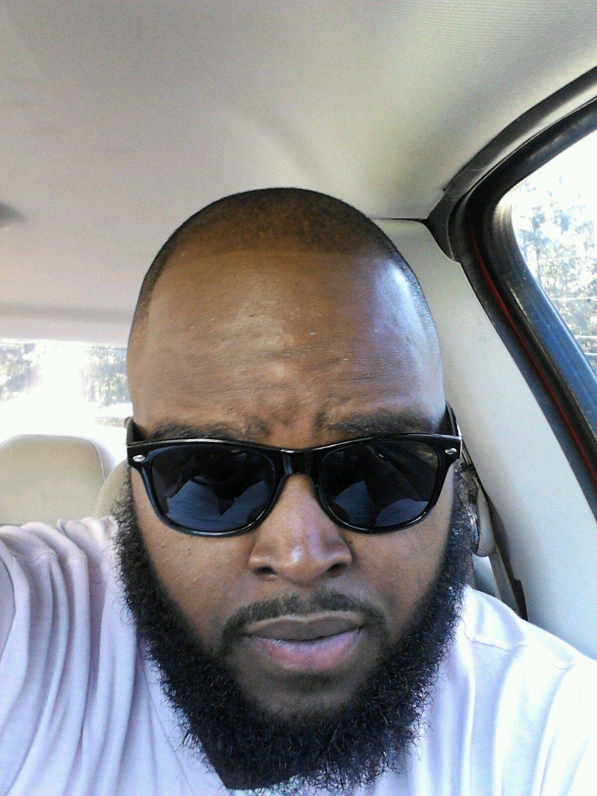 ACTOR/COMEDIAN/ENTREPRENEUR/RAPPER FROM FORTPIERCE FLORIDA 772 but now resides on the southside of atlanta real cool people I will keep u rollIN