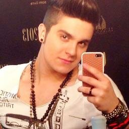 sou fã de luan santana e vivo ele...isso resume tdo!!!!!!!