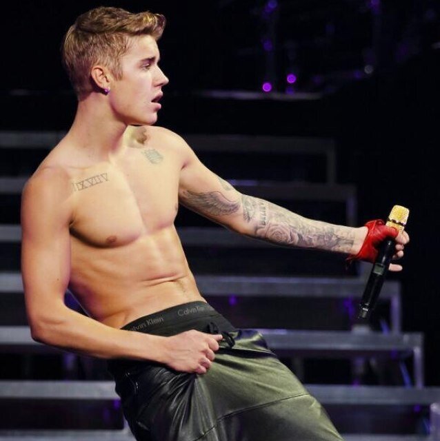 In love with the boy from a small town in Canada.Supporting @JUSTINBIEBER till the world ends.We are 2 belieber girls from Turkey.WE SAW JUSTIN!Justin FOLLOWS.❤