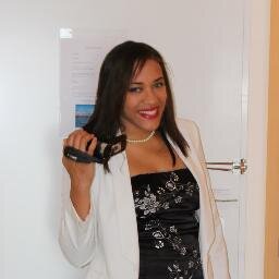 Youtubeuse et Blogueuse. Vlogger and blogger