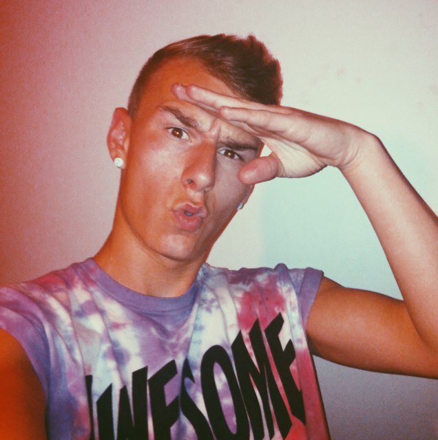 LCBCunt's profile picture. Girls with tattoos and smoke weed, i like that shit!