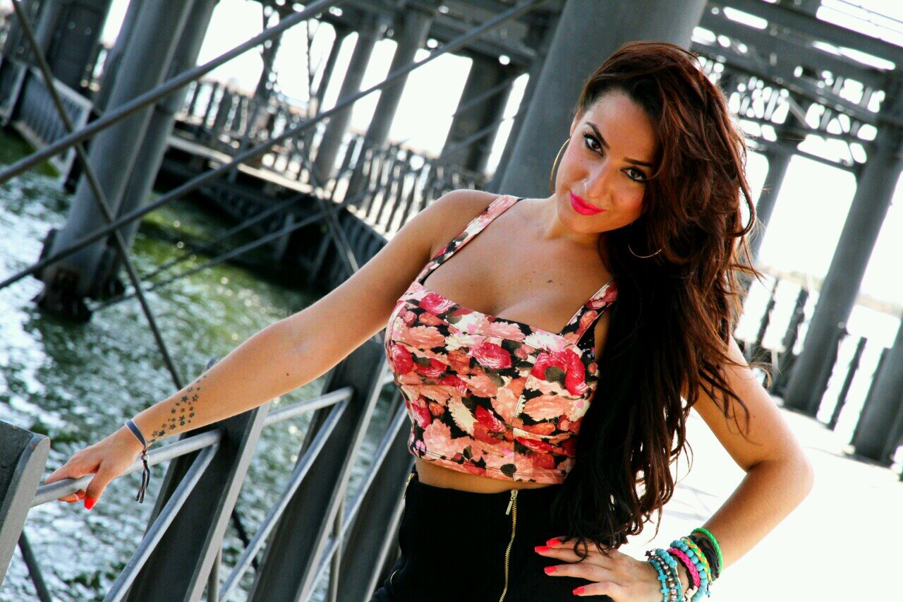 No confundas mi personalidad con mi actitud, mi personalidad es quien soy y mi actitud es depende de quien seas tú...;)