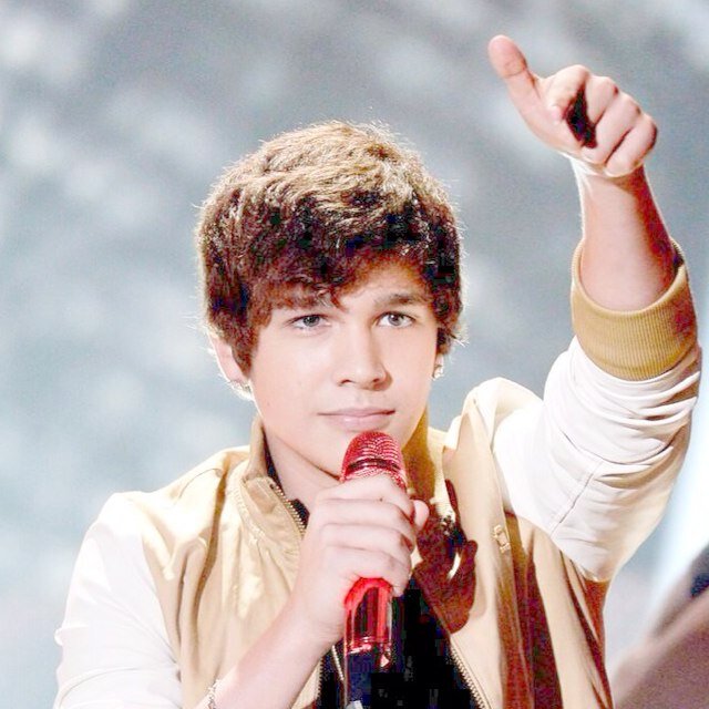Hey its @MahonesMermaid this is just a voting acc