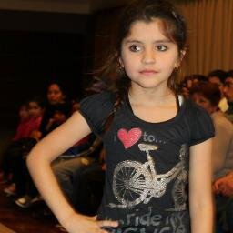 soy piki me encanta la musica y soy buena con mi familia y con mis amigas y ago fotos q estan buenisimasssss y si me sigen los sigooo:)