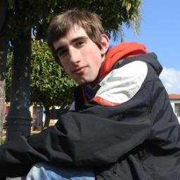Apasionado por la música y la cultura. Estudiante de historia del arte en la US.