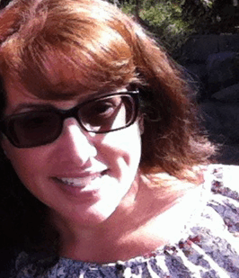 Wife,Tia, friend & educator who likes to converse and have a laugh even though she's a little shy.