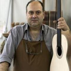 Desde el siglo XVIII en que los antepasados de Vicente Carrillo empezaron con la construcción de guitarras hasta nuestros días.....