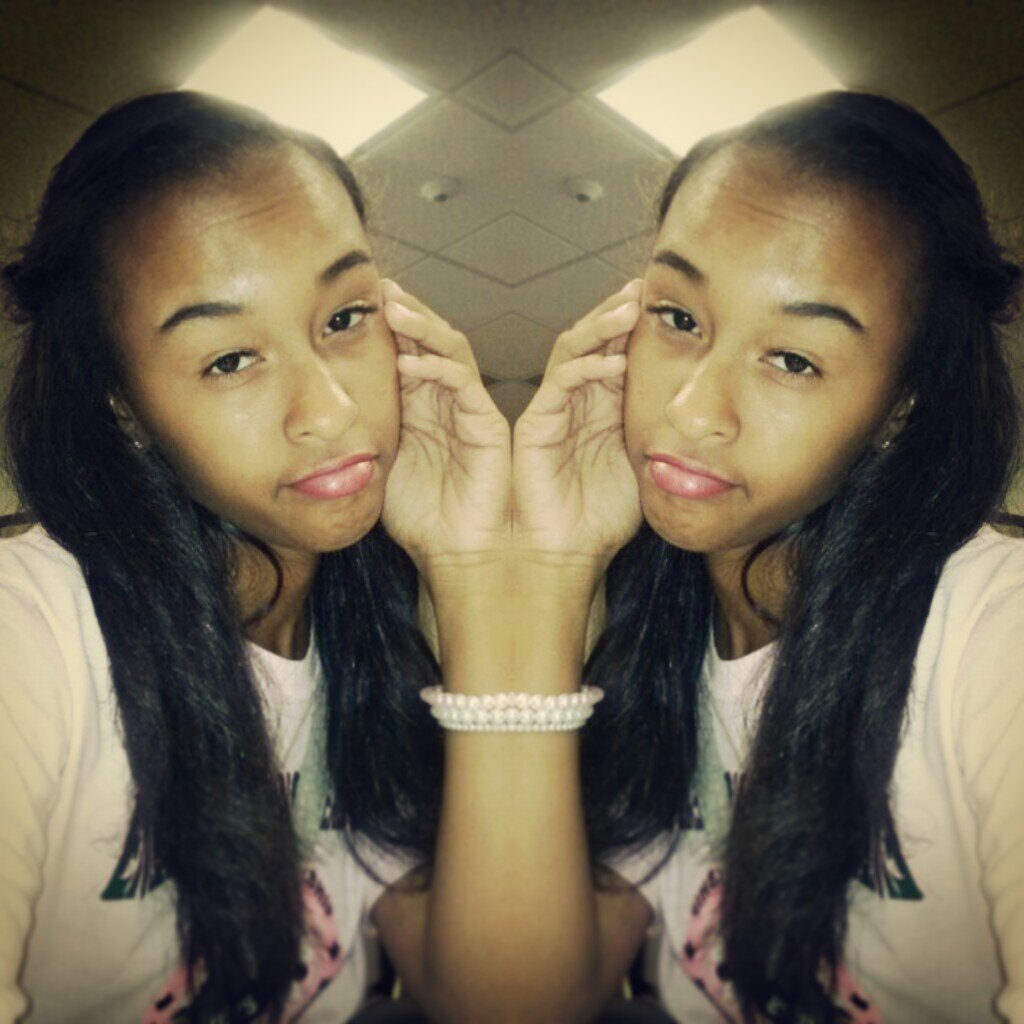 i see youuuu looking at my bio chyy (:
