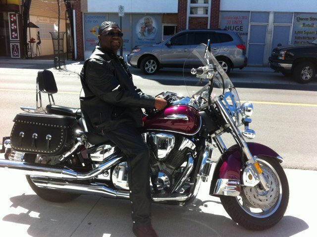 Knollis's profile picture. Versatile, entrepreneurial, proven trustworthy, I am the person that individuals, companies can rely on to step up to challenges and deliver on promises