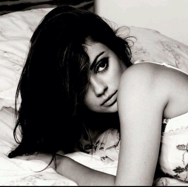 Hi. I'm Elizabeth Rose. [RP|18+] Submissive by choice. And I love it. I am @DominantBrother's now. Only his. [RP ONLY!]