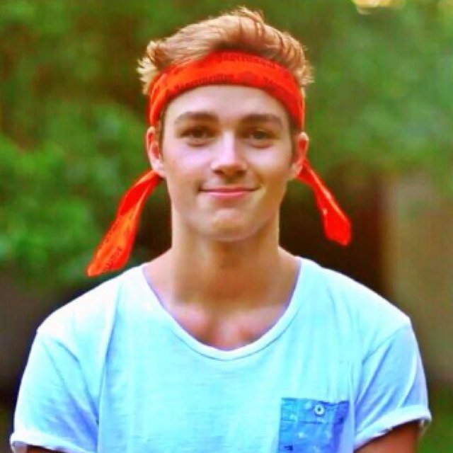 idk I just love youtube and make daily updates on @jacksgap