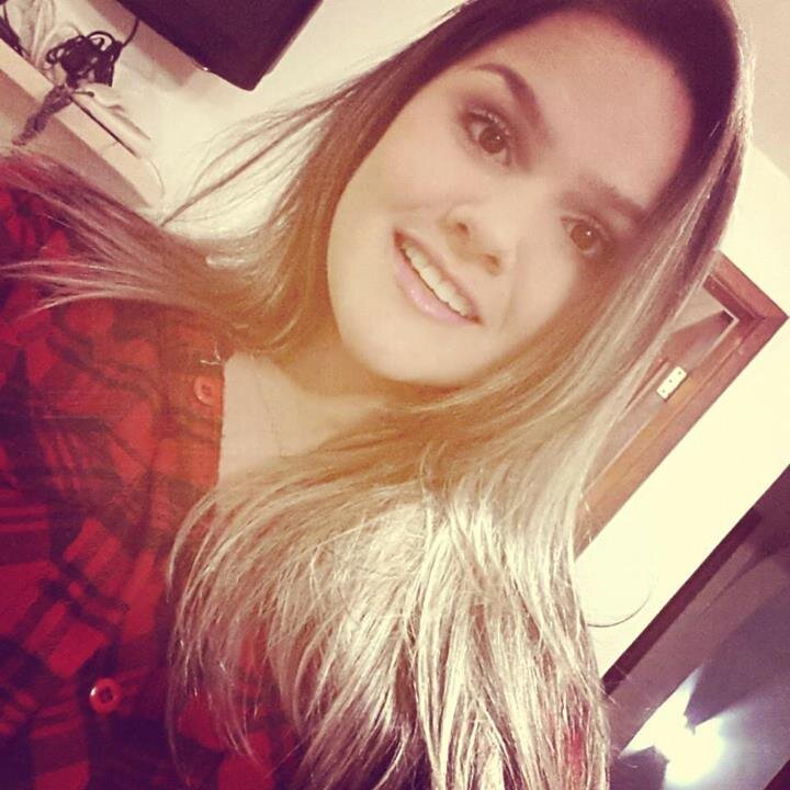 • 'Biografia {?}
Fala sério! Como vou resumir minha
vida aki no twitter? ;P My Blog http://t.co/NmDKxVwIys
