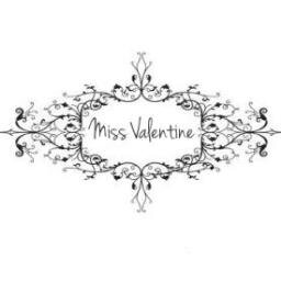 A Miss Valentine é uma loja com a missão de unir roupas customizadas e acessórios da moda em um único lugar. Encomende uma customização exclusiva!