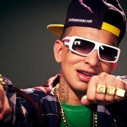 Se diferencie, se valorize, pois você não é todo mundo, só se contenta se for o 1º, não fique feliz com o lugar de 2º. ♫