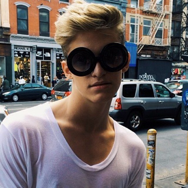 Surfers Paradise - July 16 @codysimpson followed 03/04/12 + @allisimpson 10/02/13 + Mackenzie + Jessica + Sophie + Madison DM/follow + Matt Replied 23/1/12