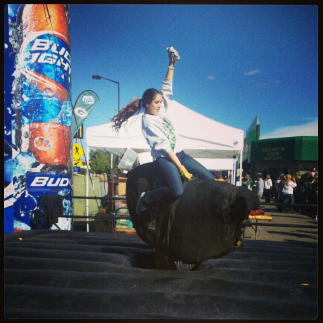 mogun17's profile picture. The world is a book, and those who do not travel read only a page. St. Augustine