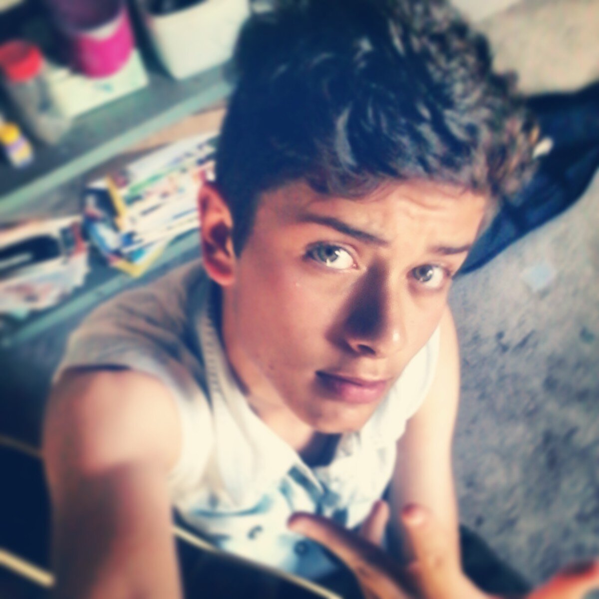 15 Y/O -  Youtuber - Instagram @leonzurcofficial -  1st ACC: @Leon_Zurc