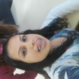 - ∞Amoor , Coonfiança , Felicidade.
    Naao se coompra , naao se veende ,
apeenas se Coonquista ! ∞