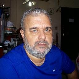 SOU UMA PESSOA APAIXONADA POR CINEMA, TEATRO E MÚSICA. ADORO BIOGRAFIAS E PROGRAMAS DE ENTREVISTAS SÉRIOS. O MAR E MEUS AMIGOS SÃO AS COMPANHIAS PREFERIDAS.