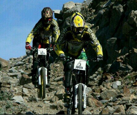 ¡HAGAMOS UNA GRAN COMUNIDAD!  #PedalearMeHaEnseñado que este deporte lo practican los guerreros, los que nos superamos dia a dia.