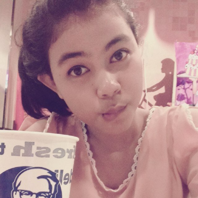 tiarasani 23 maret 1992 ;;)
I LOVE Allah,I LOVE my mom
http://t.co/BZYhu3ZW