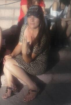 Soy una persona super LinDa:) Carinosa3 llena de AMOR3 SOY SIERVA DE YAHSHUA a quien Sirvo y Adoro en espiritu y en Verdad en pocas palabras:Soy Yahshua en Mi