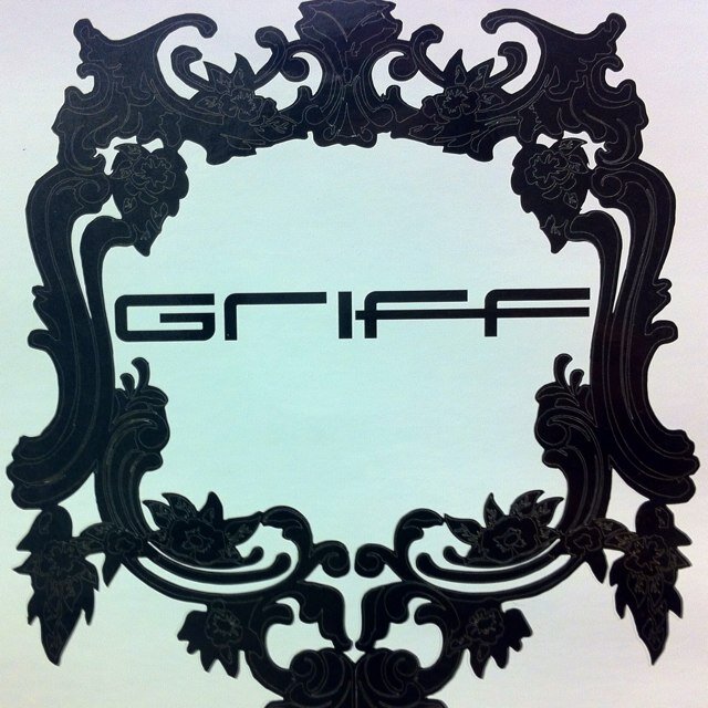 Ter estilo é um prazer pra vc? 
Visite-nos
Rua Xv de Julho 533
42 3422 3643
msn griffxv@hotmail.com