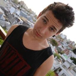 Soy compositor de Rap, se tocar la guitarra, el bajo y el piano.
