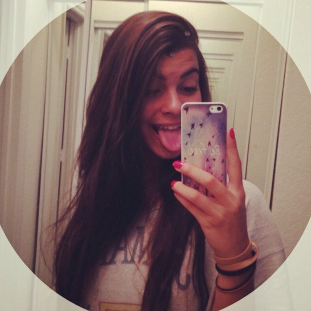 CAROL, EU TE AMOOOO!!!!!!!!!!!!!! @caroolvaz http://t.co/u4hcZXszZd (: