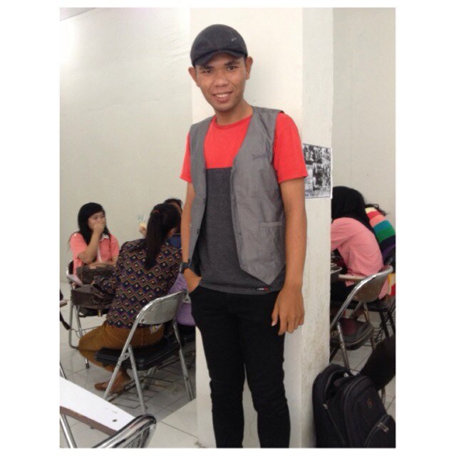 Jalanin lah idup ini dengan iklas maka hasilnya akan indah :)