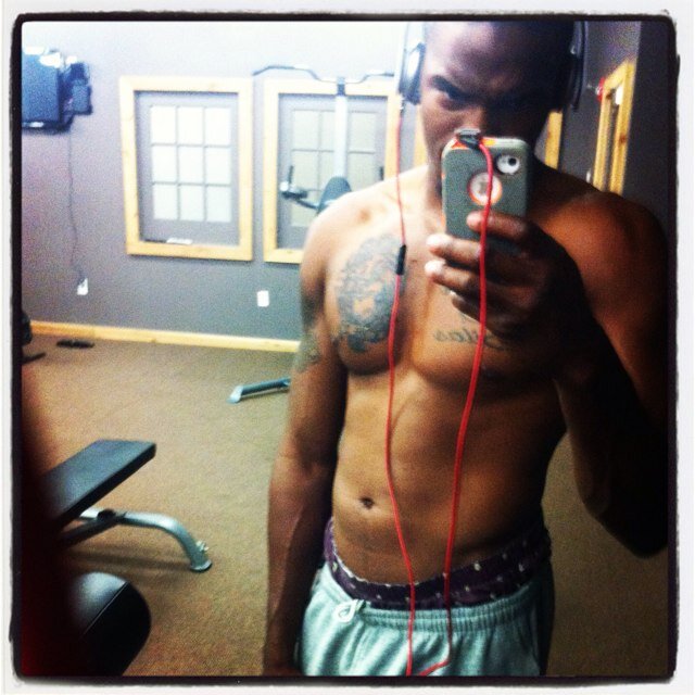 #Teamkeyon #Teamfucklove #Thesehoesforeverybody a young old nigga tryna make it in this world!!! one deep in tha 300 #Cowboynation