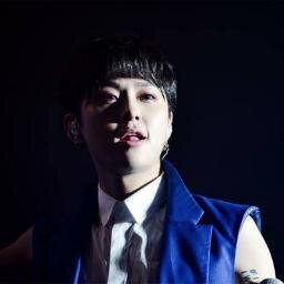 อันยองครับ*คำนับฟ้าดิน* ผมนายยงจุนฮยอง แร๊พเปอร์สุดหล่อ  ฟอลมานะครับ ระวังเหยียบปากผมนะ *กราบ*  #Mi Amor Fam