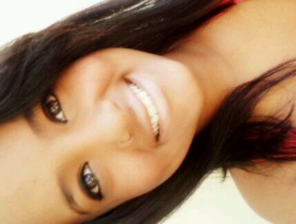 Então vamos ser feliz, porque problemas todo mundo tem. | meu @sorrisomaroto s2 ' |  http://t.co/g7OdFYB4me