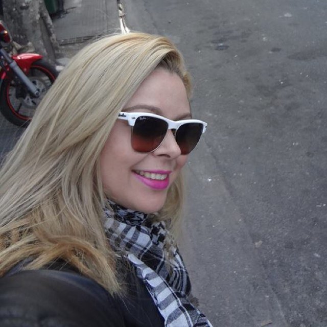 Graduated in Business; Fashion Design Student; Fashion Researcher; http://t.co/P9fDIgXXaj; Loves EletronicMusic, Streetart and Fashion.