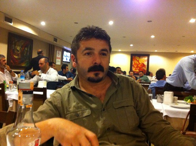 Hiç bir mezhep ve dine mensup olmayan kabesi kıblesi insan,her canlının bir parça canını taşıyan muhalif bir ben
