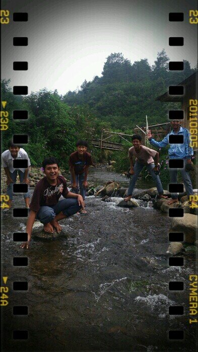 Single Free