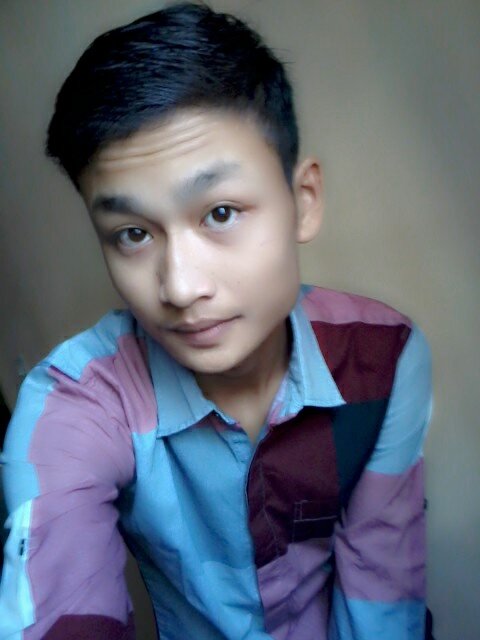 #pengguna twitter wajib follow akuh hehehe tenang ajah ntar guah follback tapi di larang unfollow yaww#