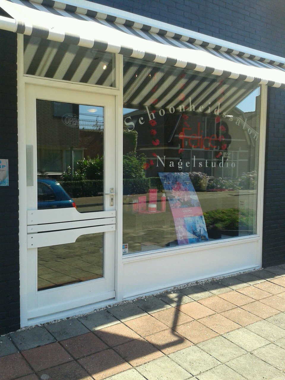 DE schoonheidssalon waar gewerkt word met natuurlijke producten en een werkwijze volgens de TCM. Ook voor acrylnagels en gellac kunt u bij mij terecht