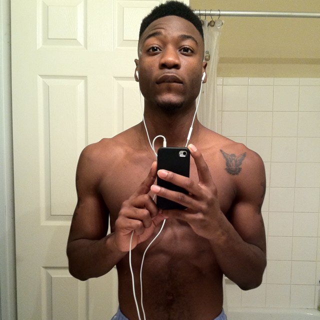 5'7 big and bad small feet but I'll kick your ass I'm the trigger mane how u like them apples hoe lol