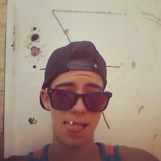 Mi unica meta es superar mis propios limites dia a dia. A y que estoy pinzao de la cabeza dicen ;) jajaja. Dibujar mi droga