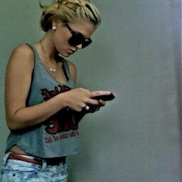 Erika1133S's profile picture. Craignant Dieu, aime à jouer de la musique aime chanter
Director of my Life :) You are my cast here