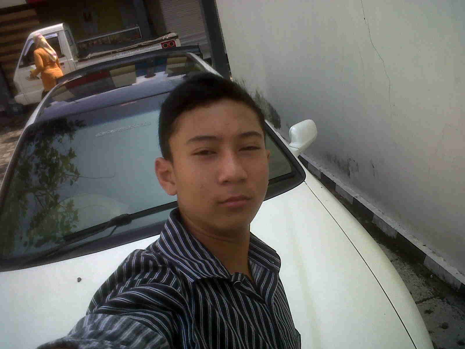 saya akan berusaha semampu mungkin untuk menjadi anak berkarakter dan sukses dalam bidang apapun...
