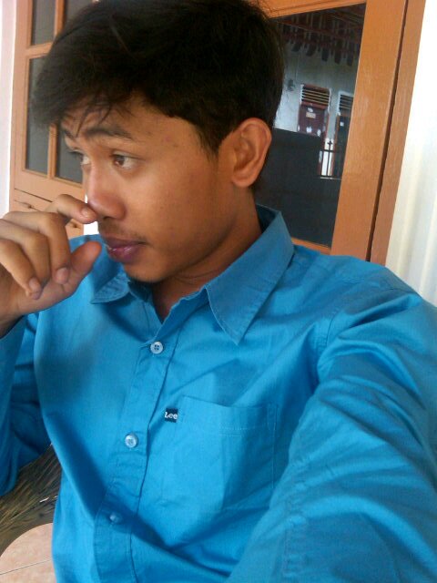 FirmanMoo's profile picture. Hidup penuh warna.