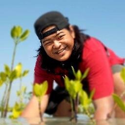 Berbahagialah dia yg makan dari keringatnya sendiri, bersuka karena usahanya sendiri, dan maju karena pengalamanNya sendiri - Pramudya Ananta Toer