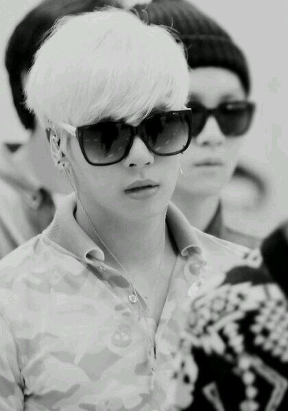 __inmemory's profile picture. 지울 수 없는 기억이라면 애써 지우려고 노력하지마.