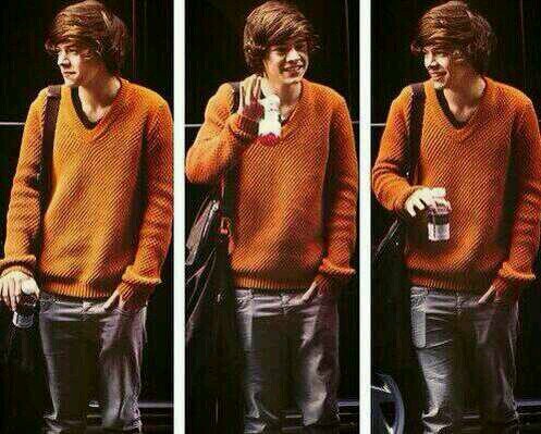 please follow @acidiczarry bc free follow and ily, u r beautiful